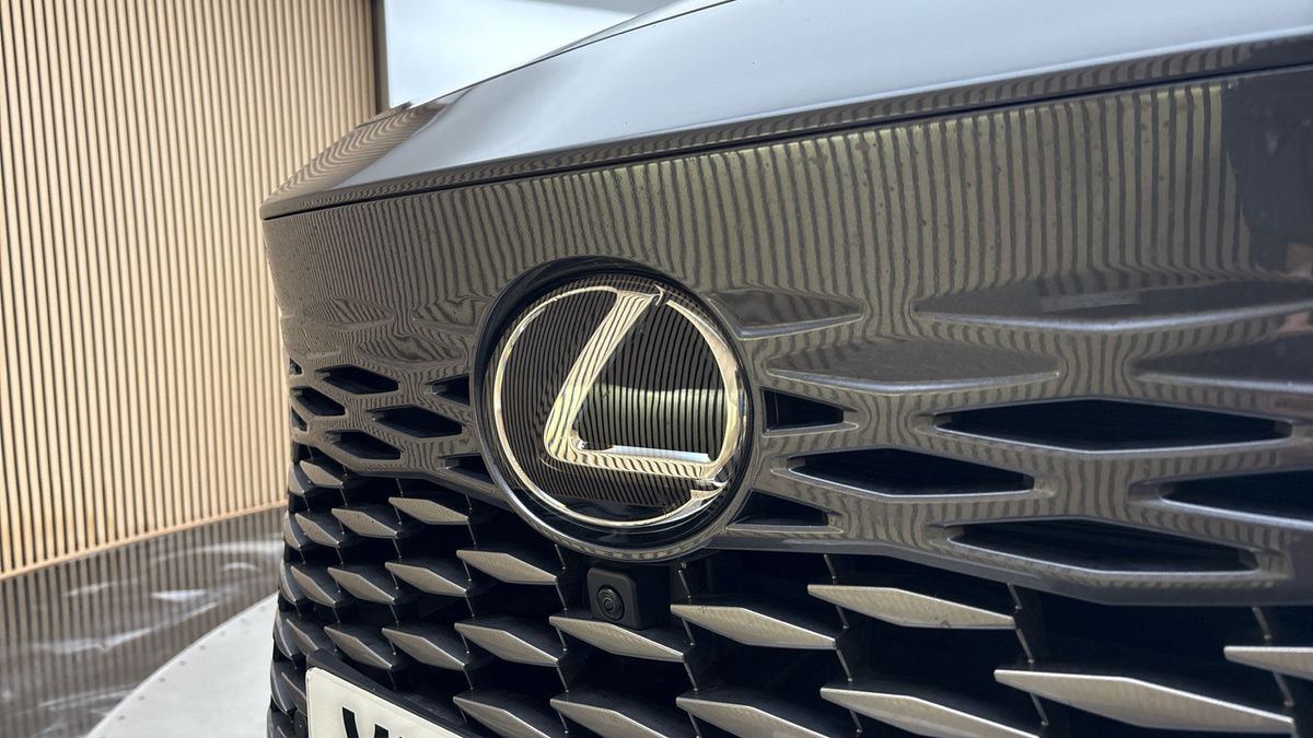Lexus RX Image 24