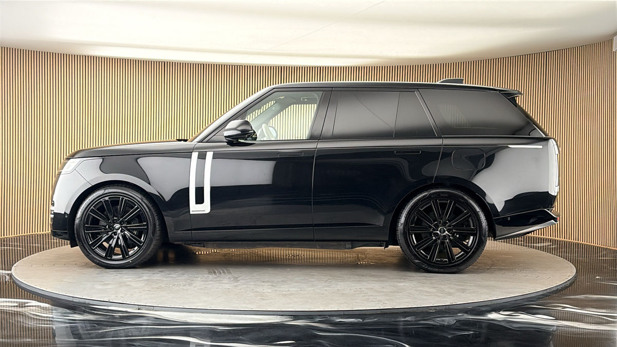 More views of Land Rover Range Rover