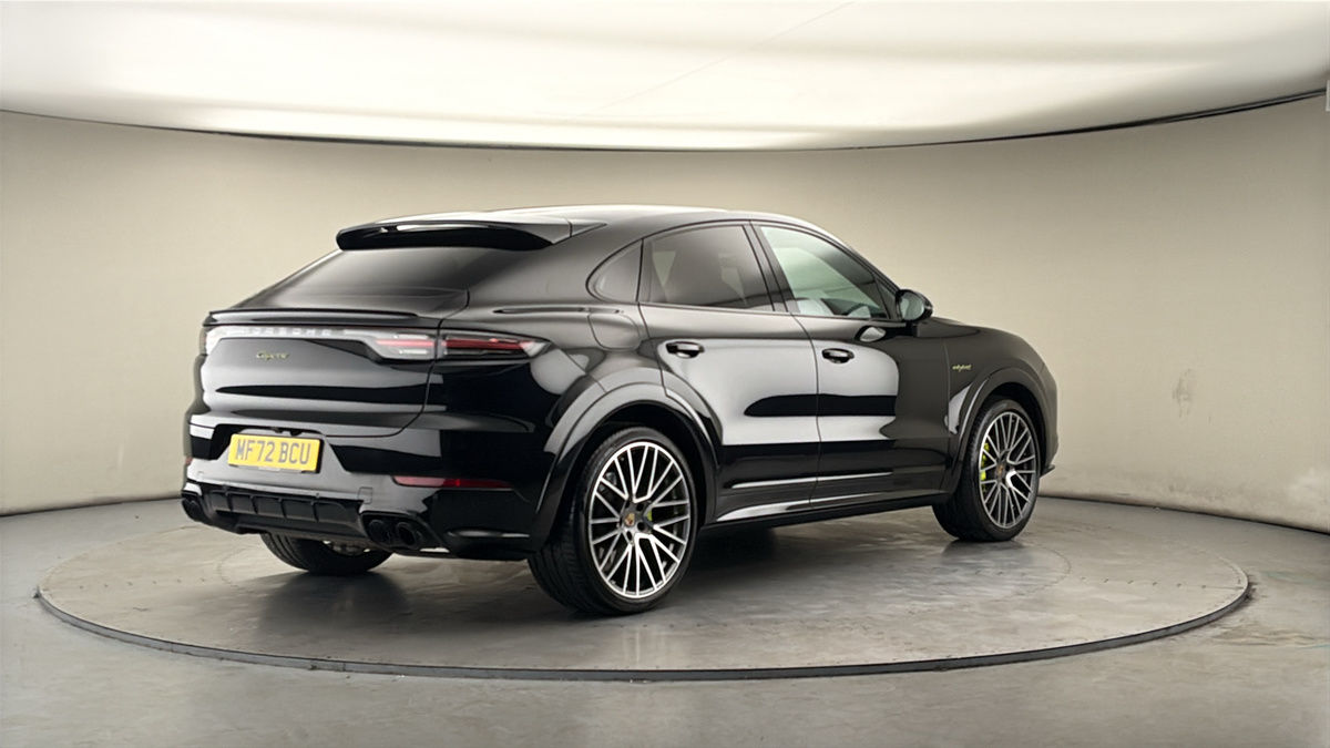 Porsche Cayenne Image 21