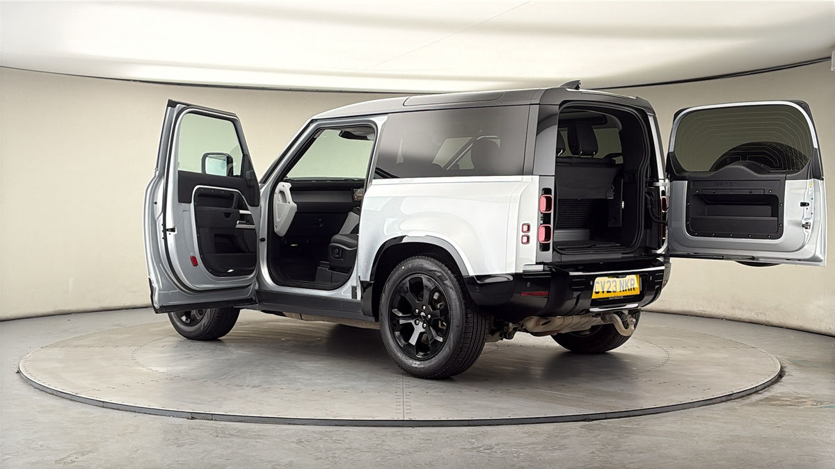 More views of Land Rover Defender 90