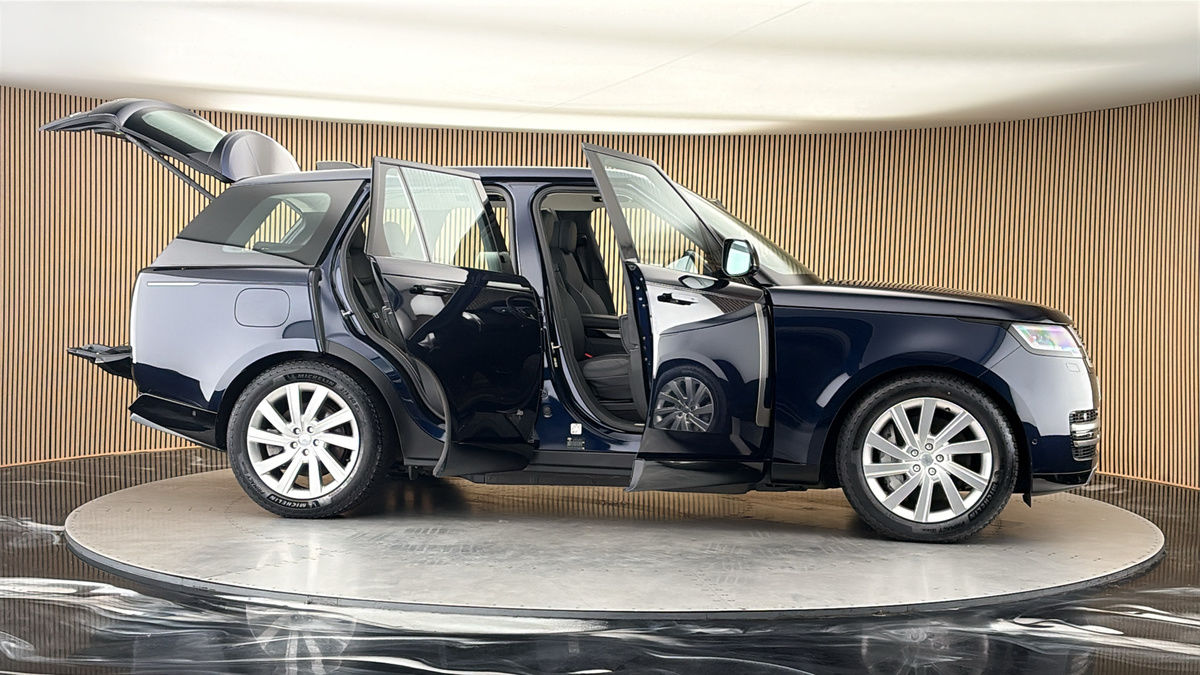 More views of Land Rover Range Rover