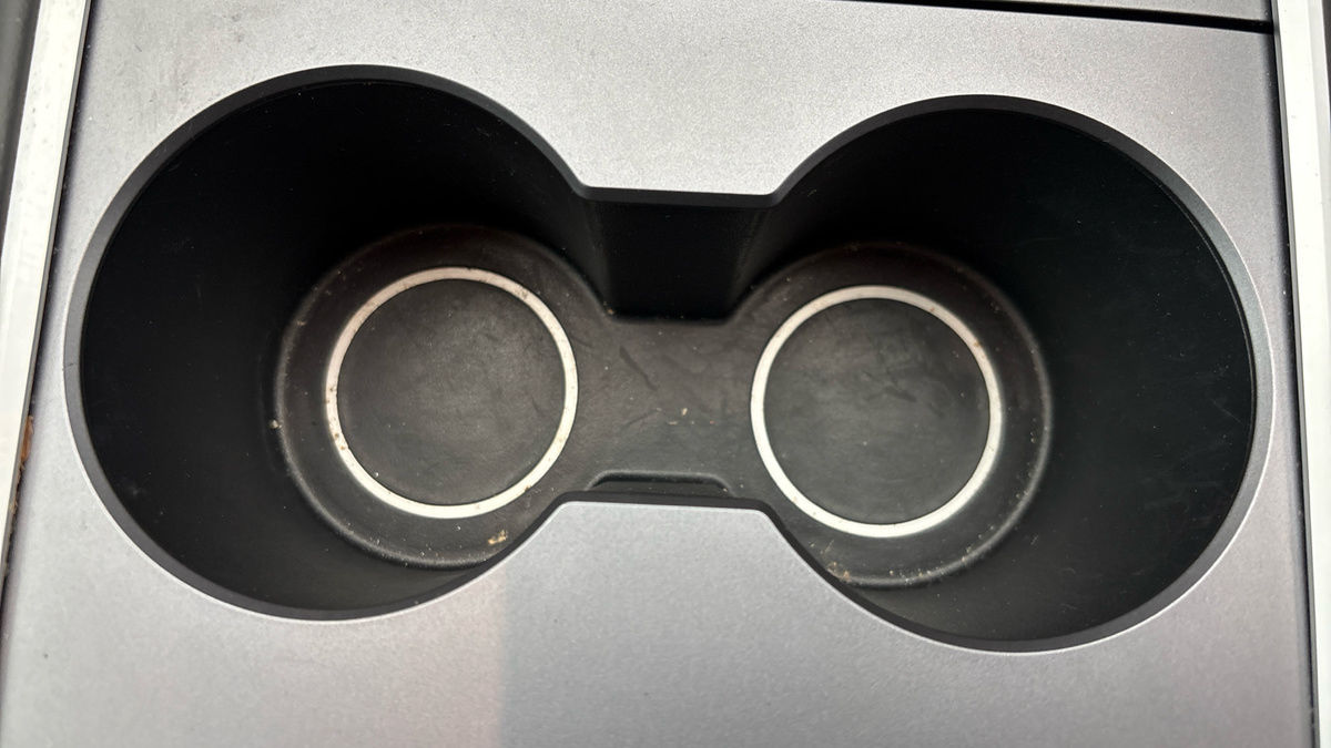 Tesla Model Y Image 26
