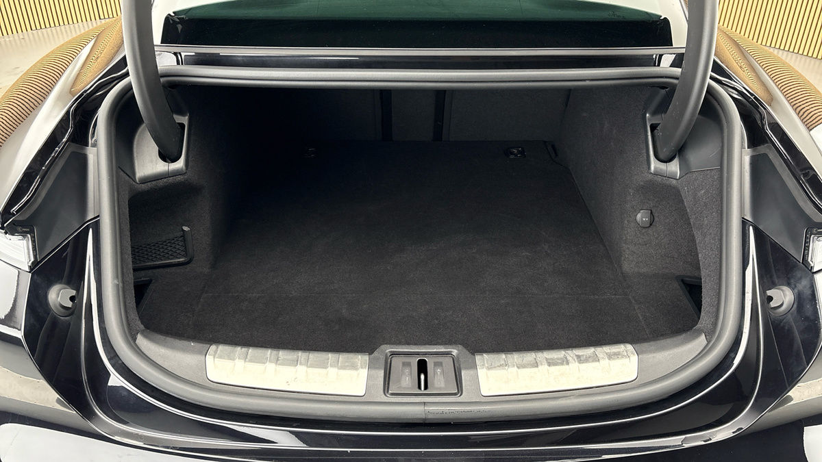 Porsche Taycan Image 11