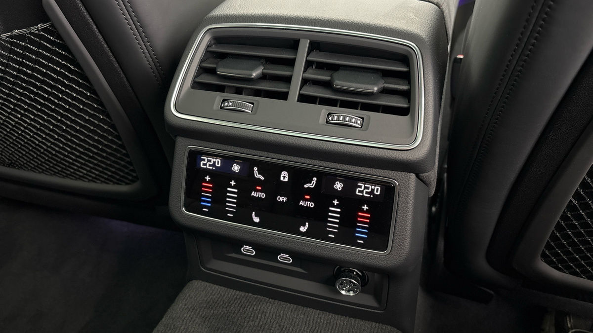 Audi RS6 Avant Image 28