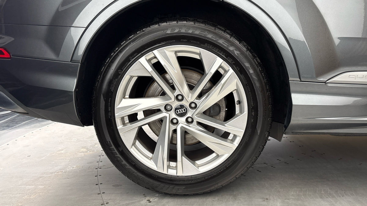 Audi Q7 Image 10
