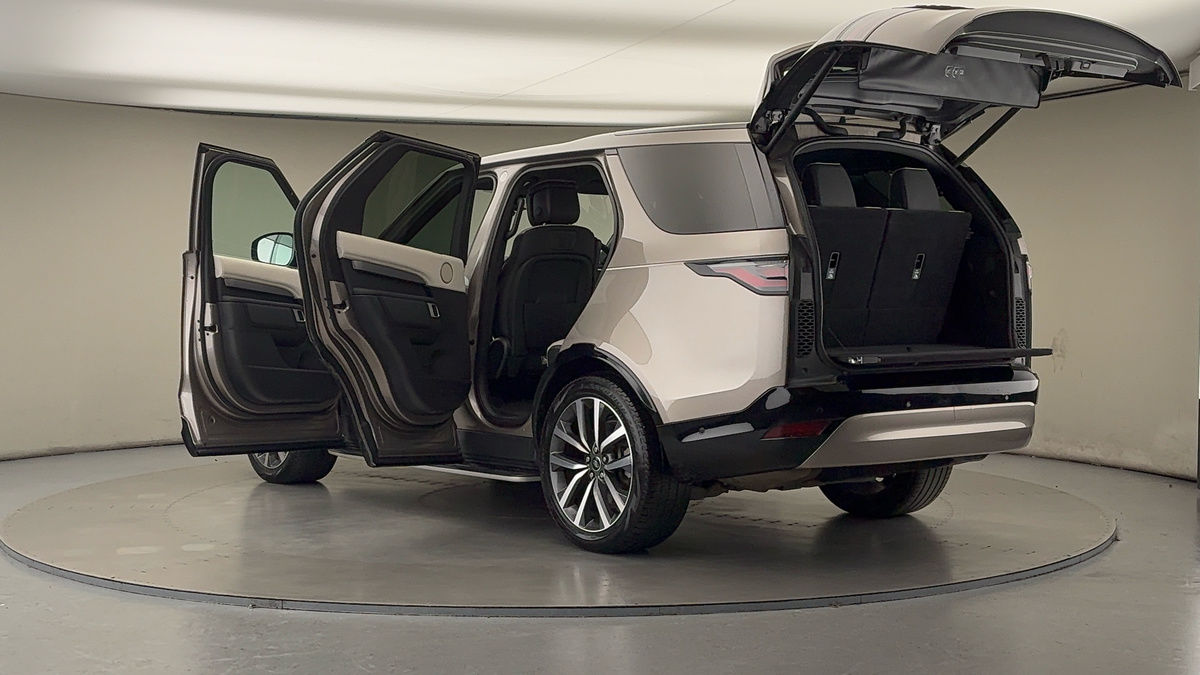 More views of Land Rover Discovery