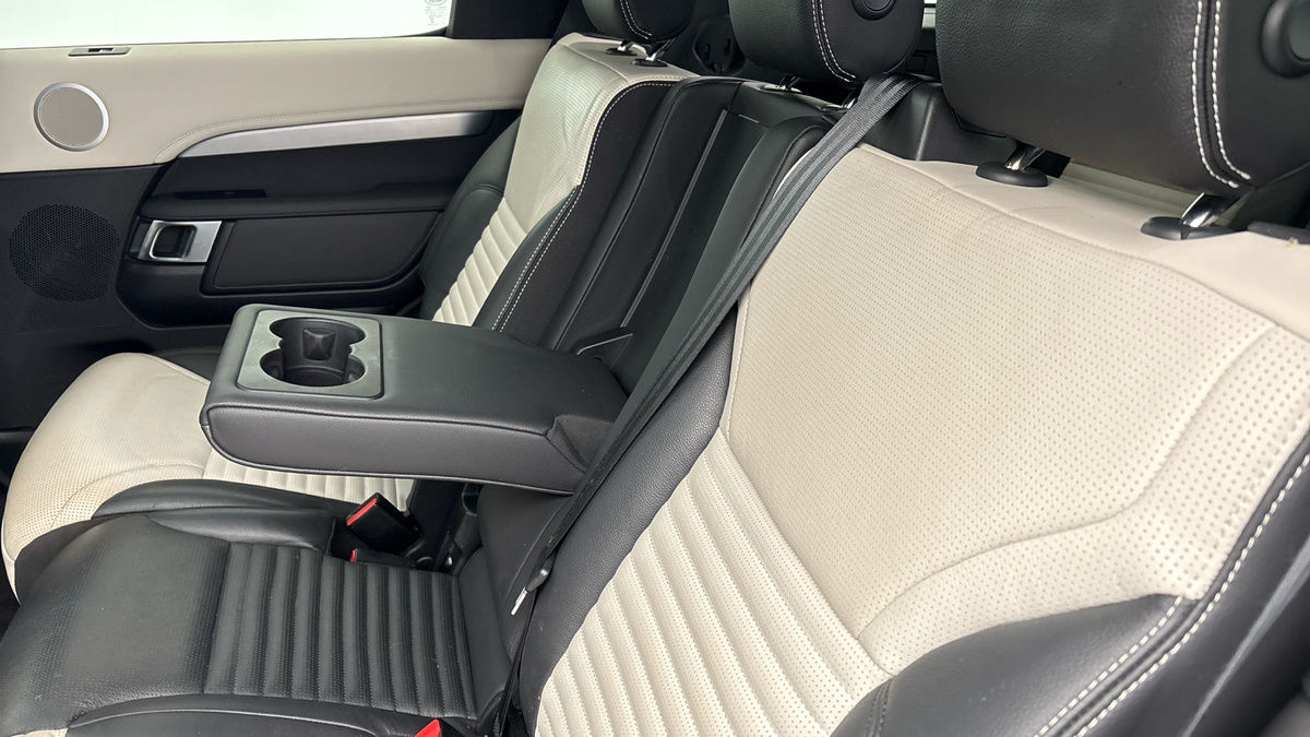 Land Rover Discovery Image 9