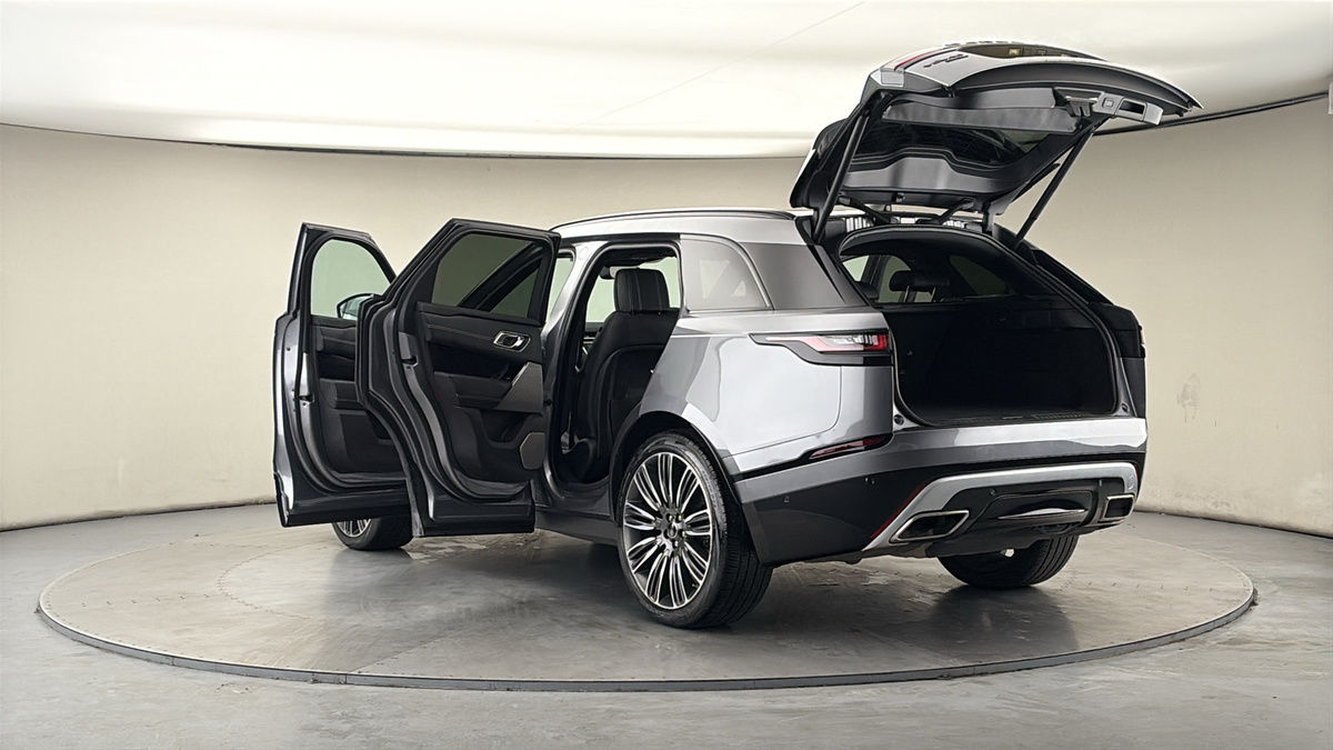 Land Rover Range Rover Velar Image 23