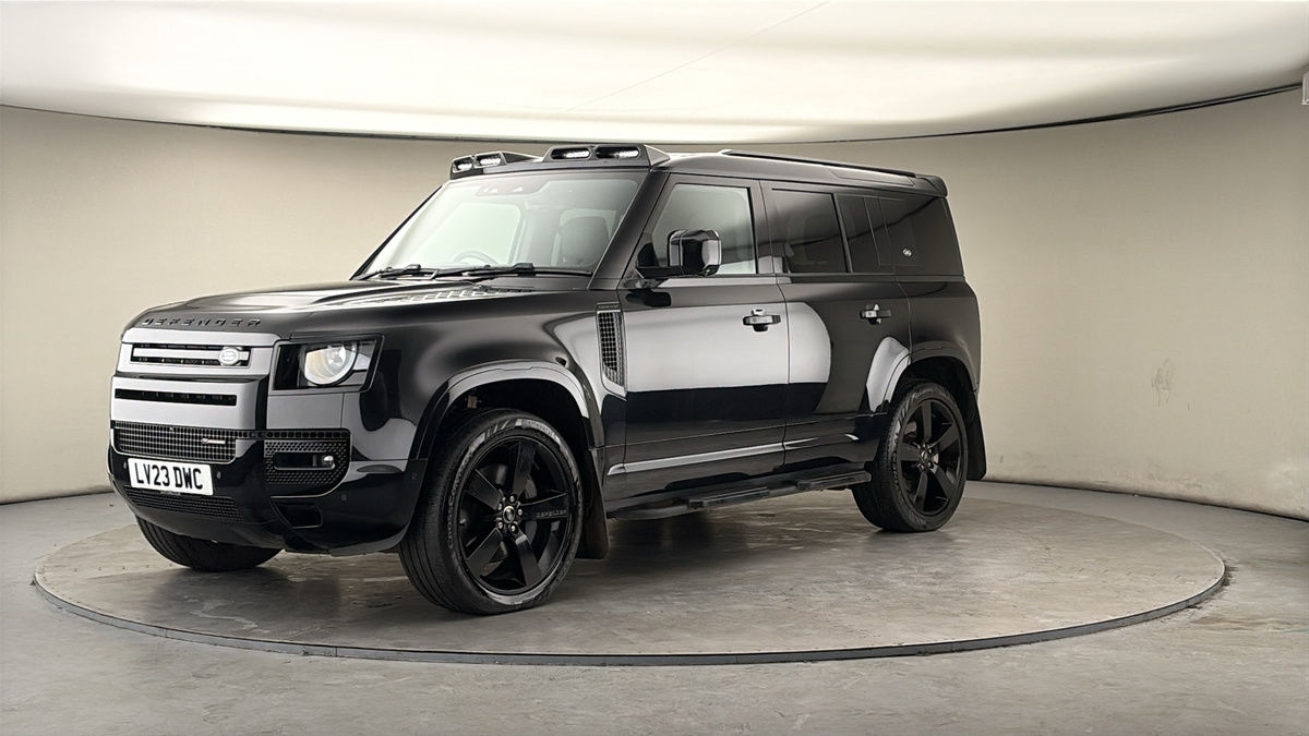 Land Rover Defender 110 Image 20