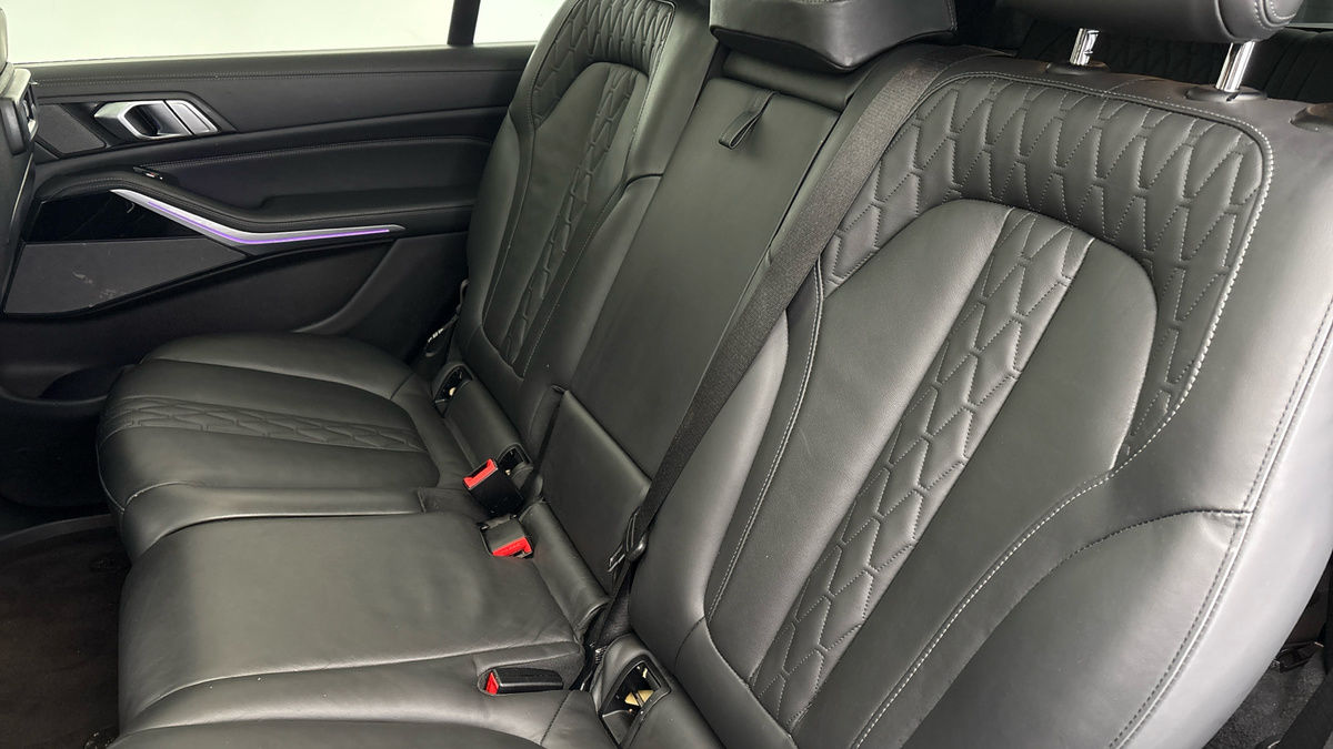 BMW X7 Image 8