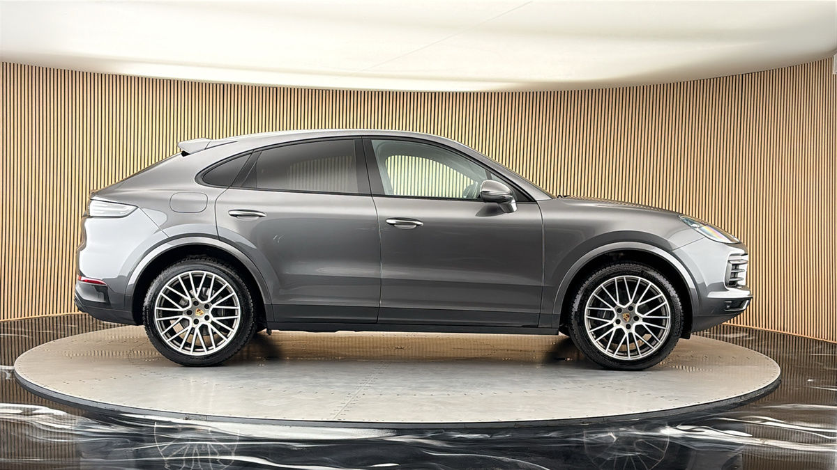 Porsche Cayenne Image 16