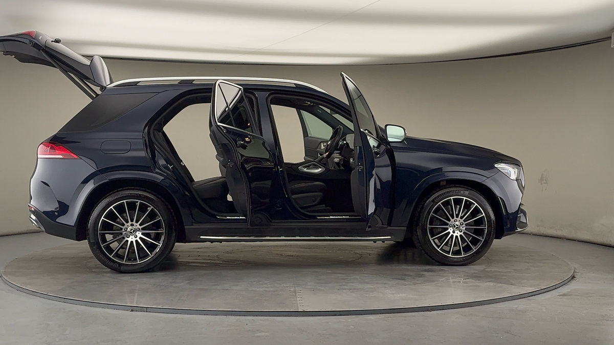 More views of Mercedes-Benz GLE