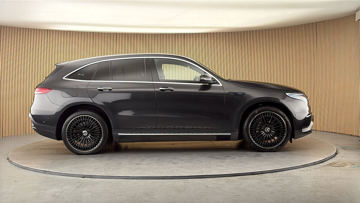 Mercedes-Benz EQC Image 16