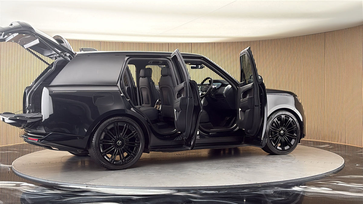 More views of Land Rover Range Rover