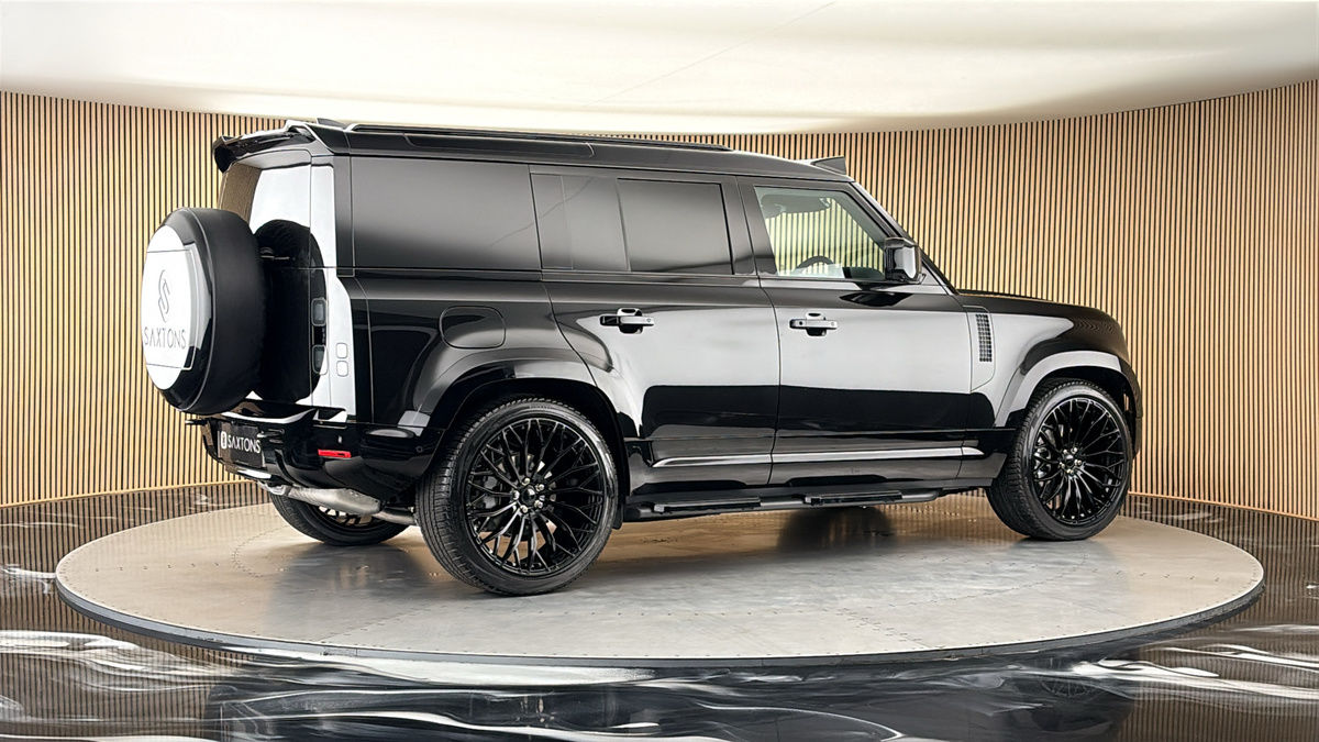 More views of Land Rover Defender 110
