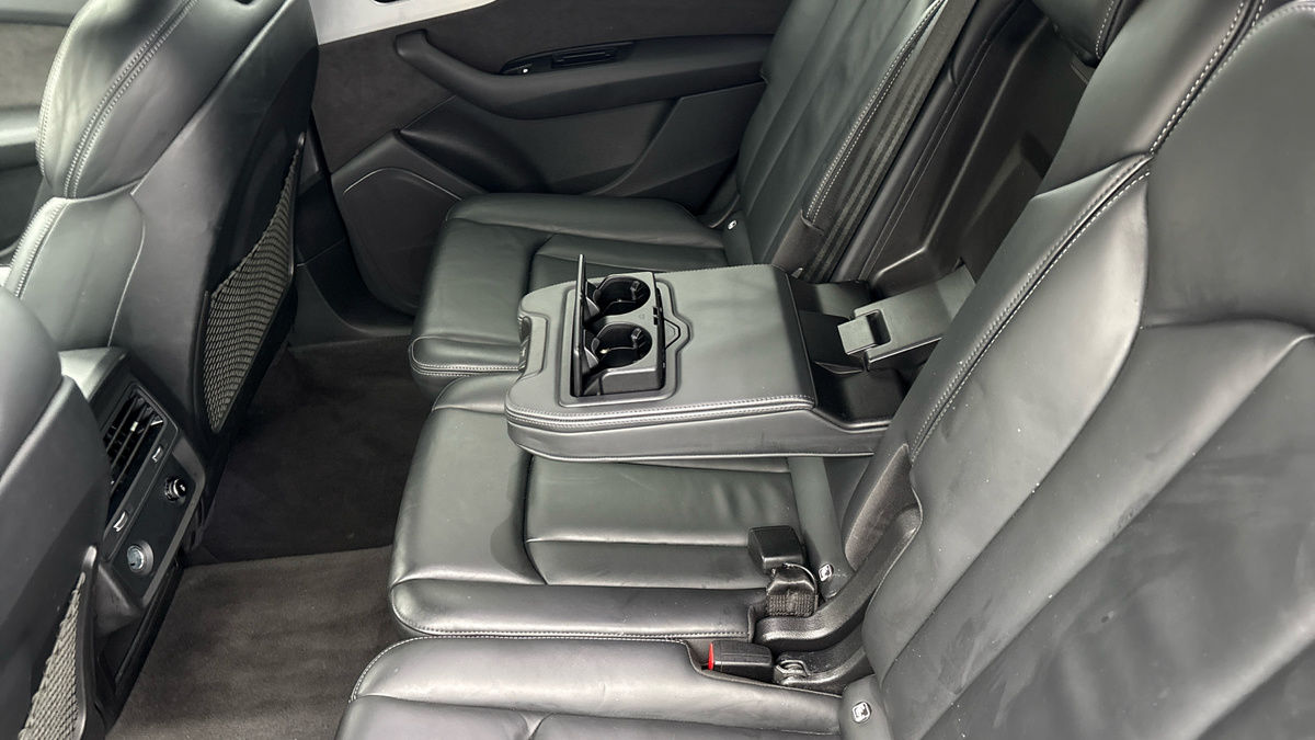 Audi Q7 Image 9