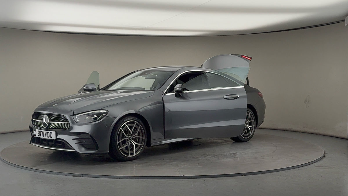 Mercedes-Benz E Class Image 22