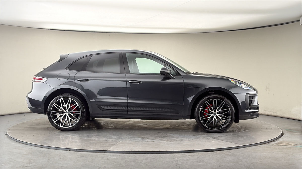 More views of Porsche Macan