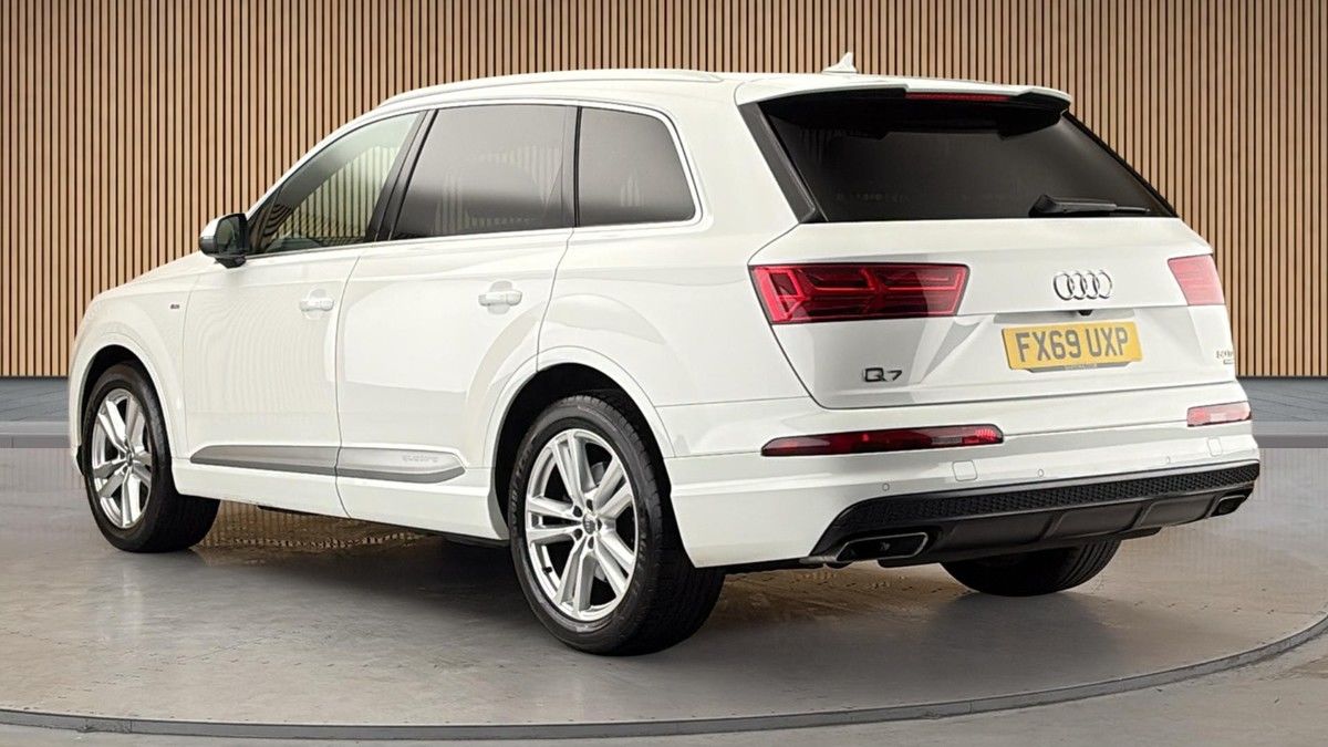 Audi Q7 Image 2