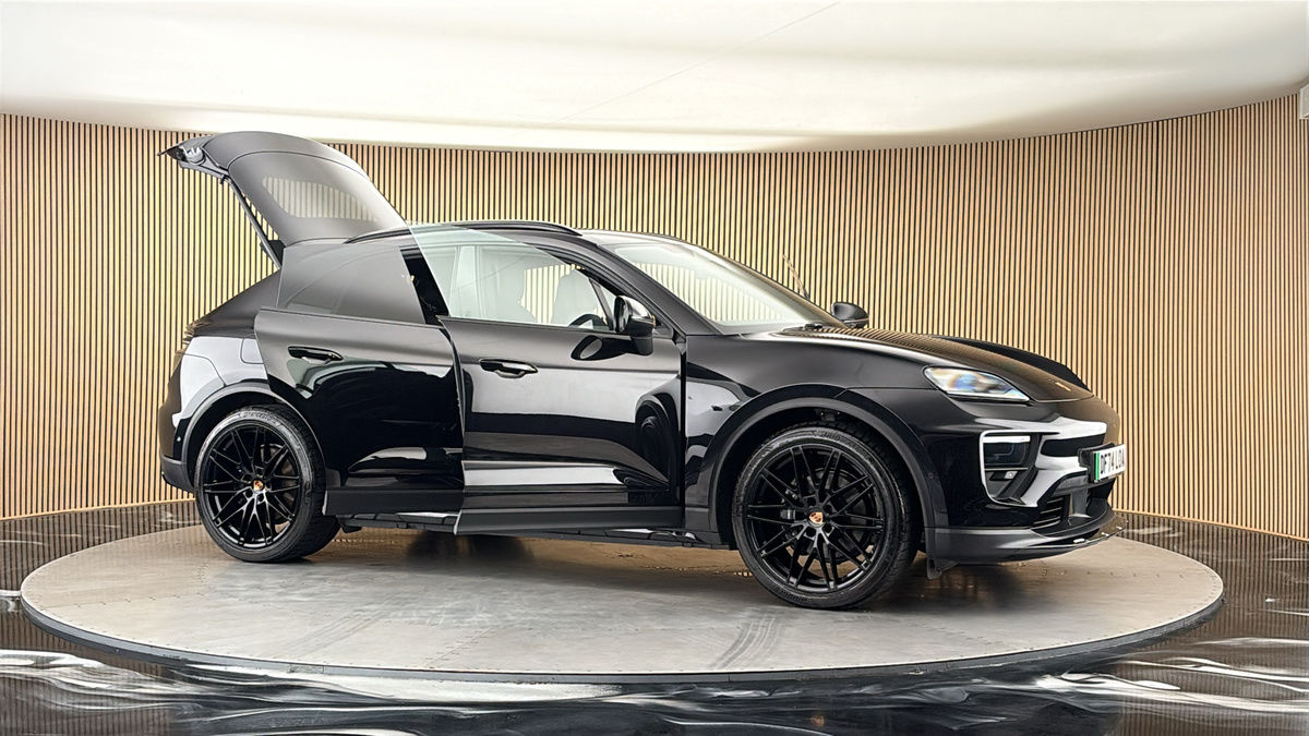 More views of Porsche Macan