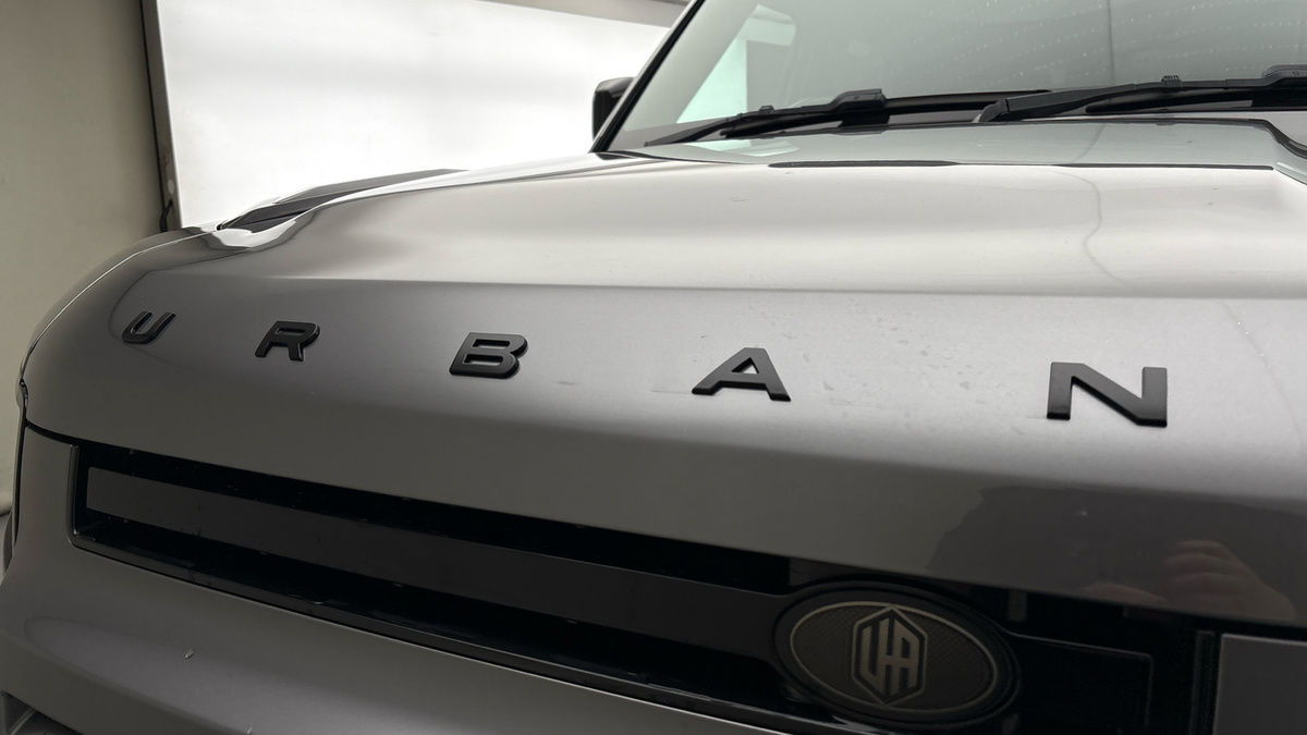 Land Rover Defender 130 Urban Image 24