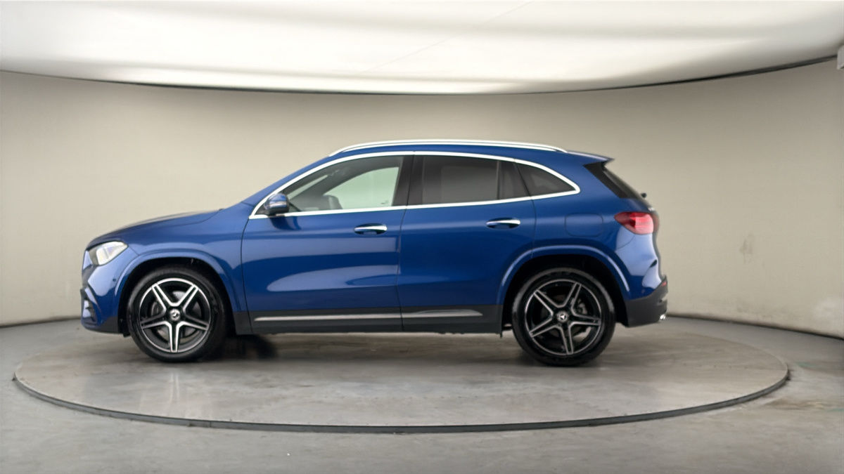 More views of Mercedes-Benz GLA