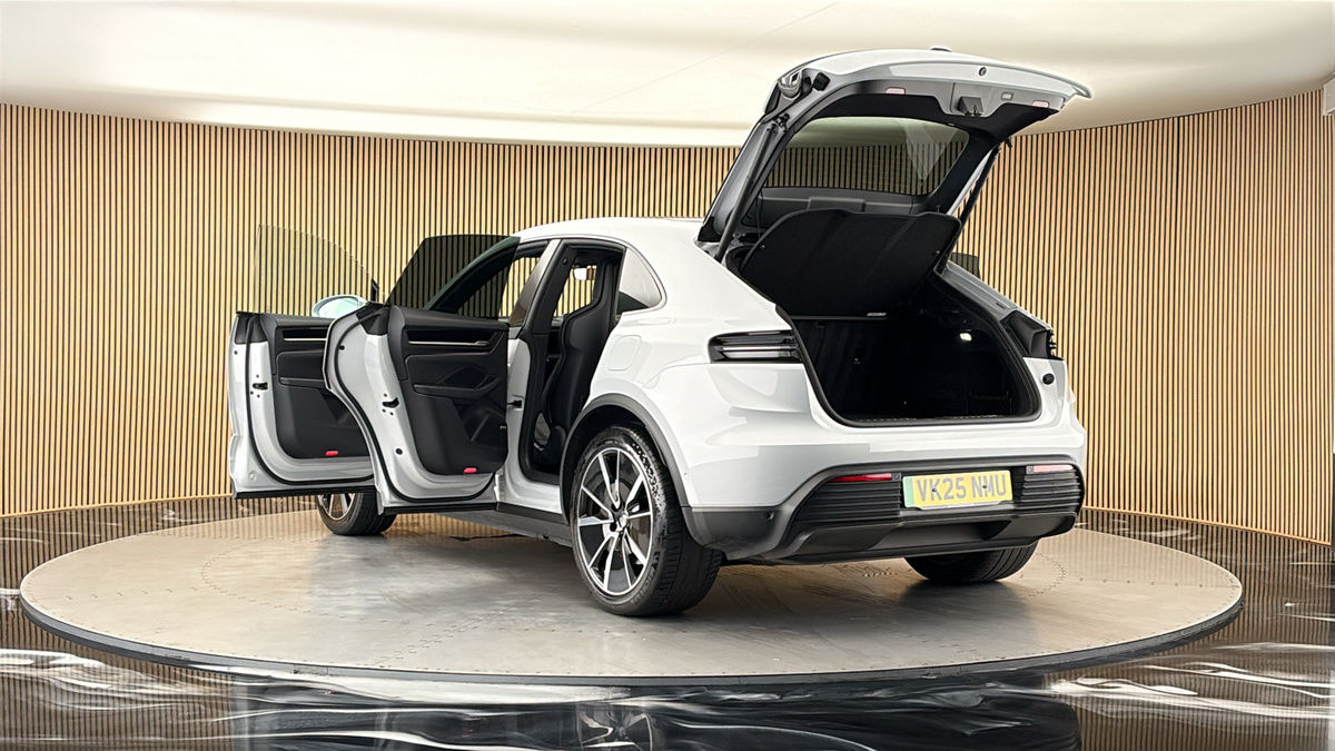 Porsche Macan Image 23
