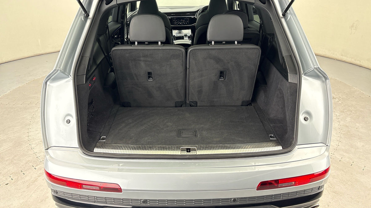 Audi SQ7 Image 11