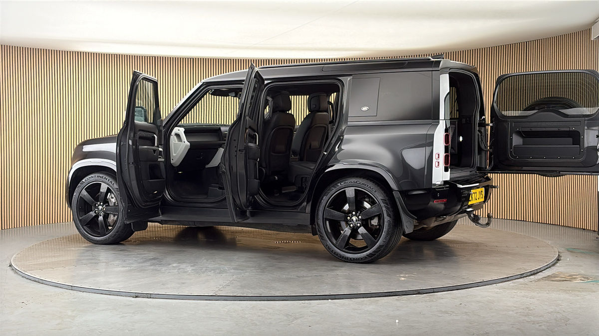 More views of Land Rover Defender 110