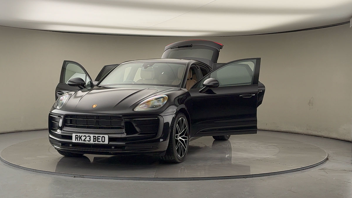 More views of Porsche Macan