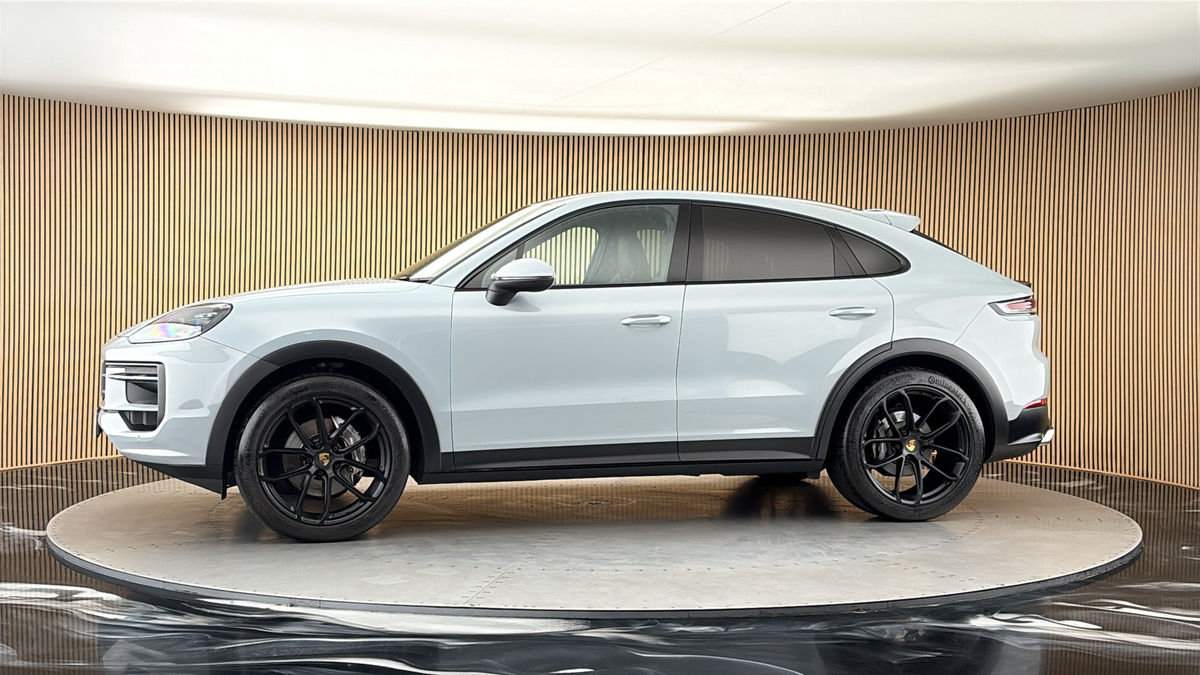 More views of Porsche Cayenne