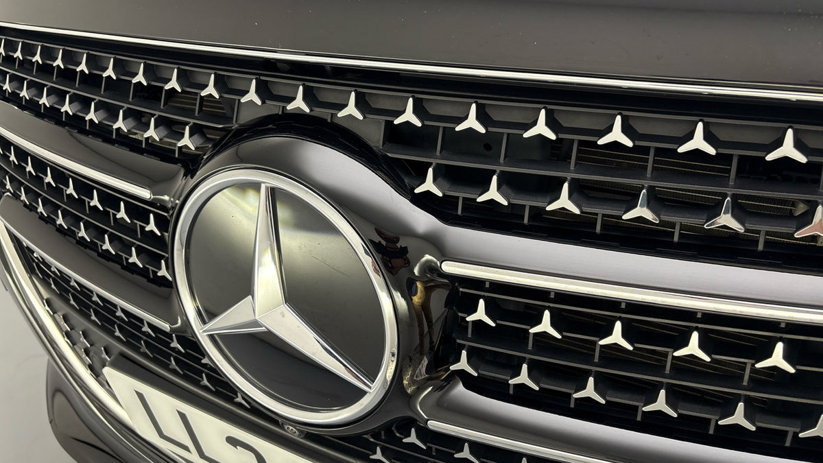 Mercedes-Benz V Class Image 24