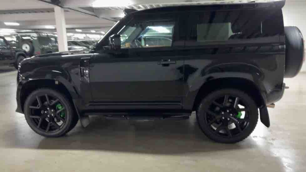 More views of Land Rover Defender 90