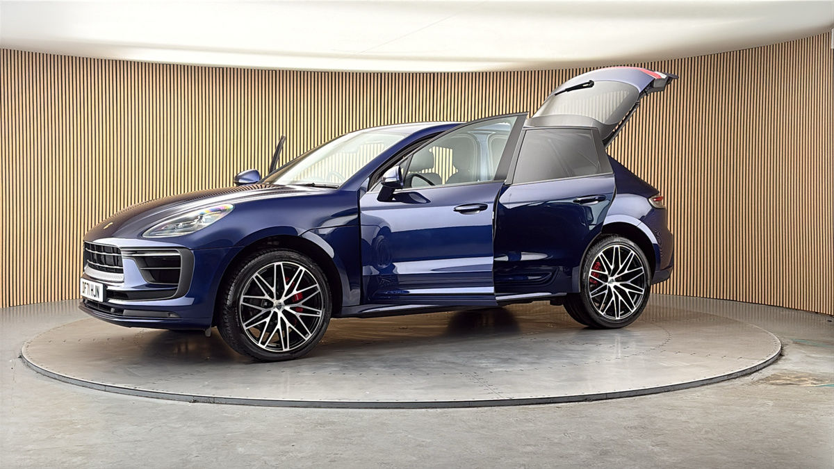 More views of Porsche Macan