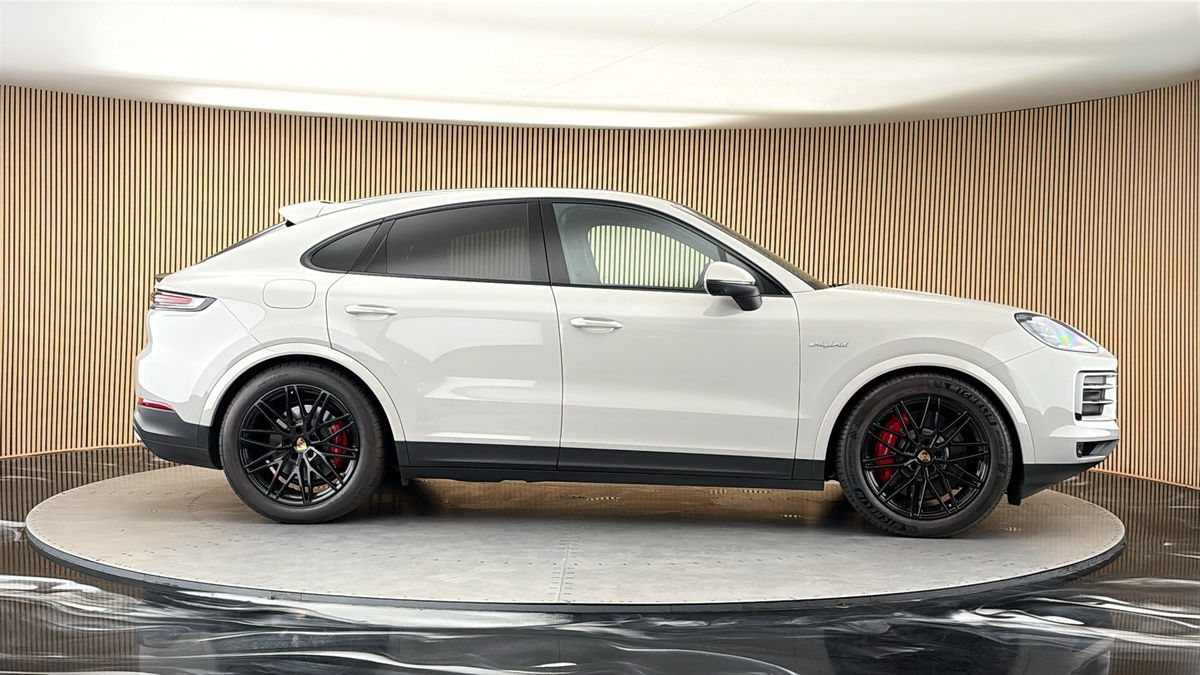 More views of Porsche Cayenne