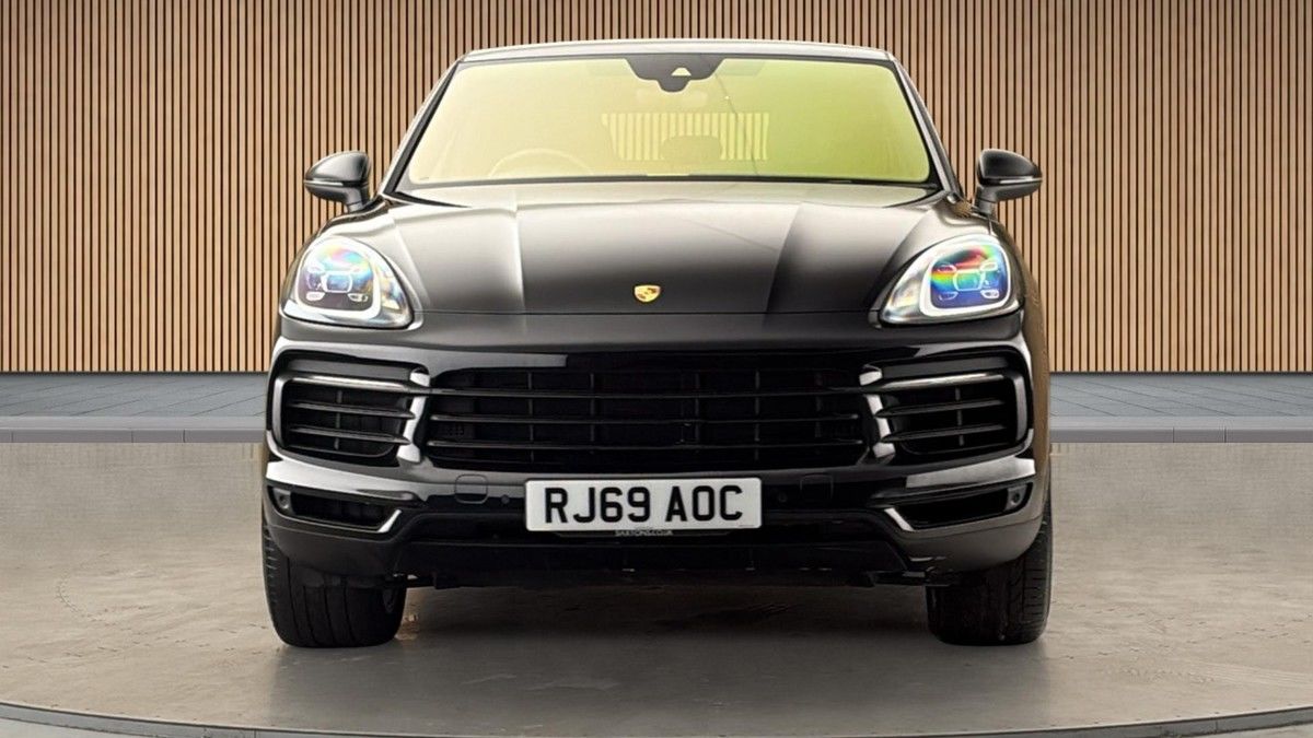 Porsche Cayenne Image 3