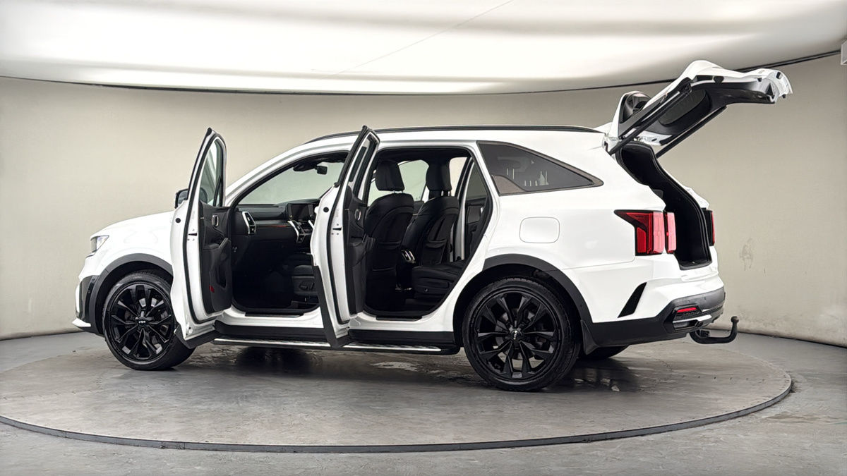 More views of Kia Sorento