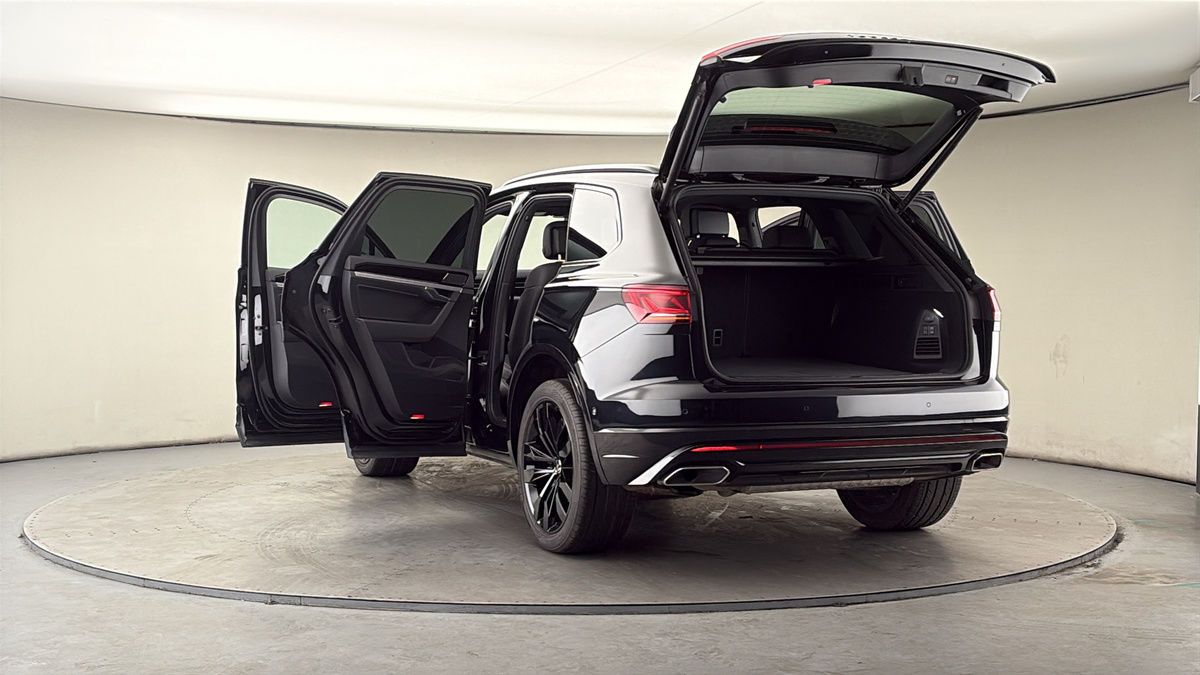 More views of Volkswagen Touareg