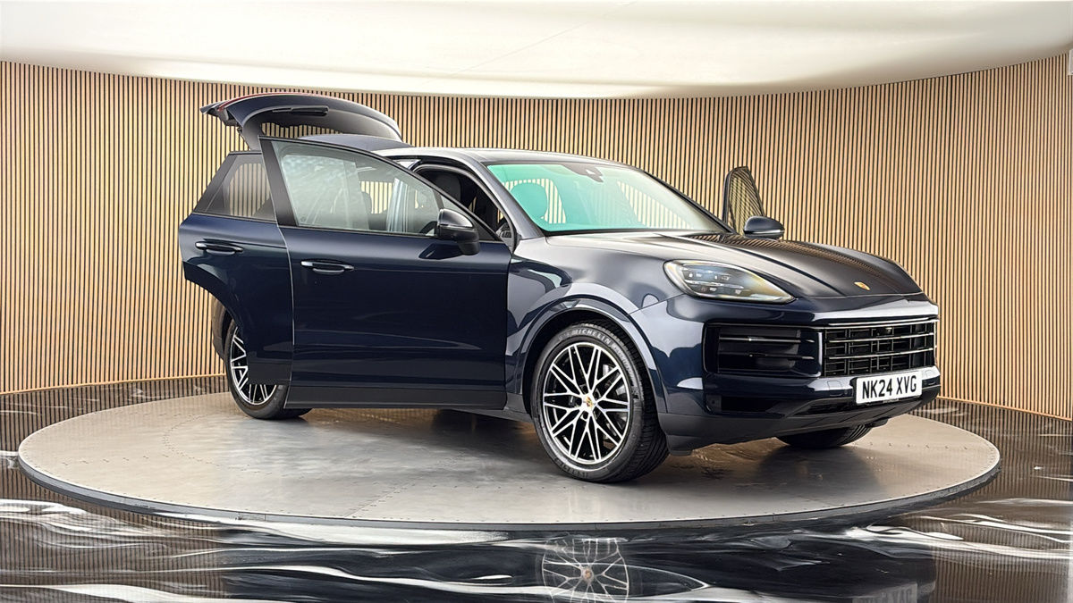More views of Porsche Cayenne