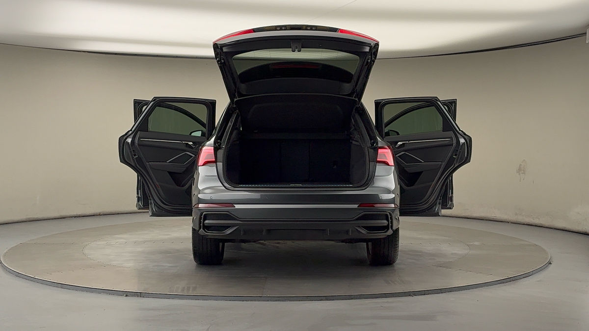 More views of Audi Q3