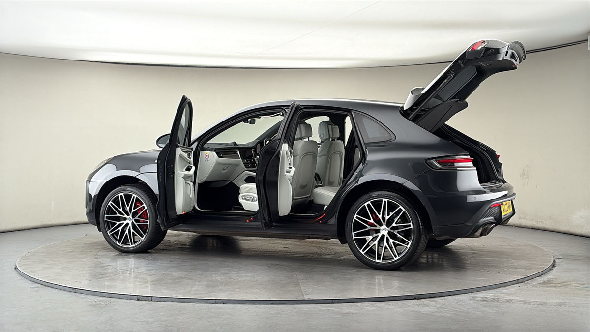 More views of Porsche Macan