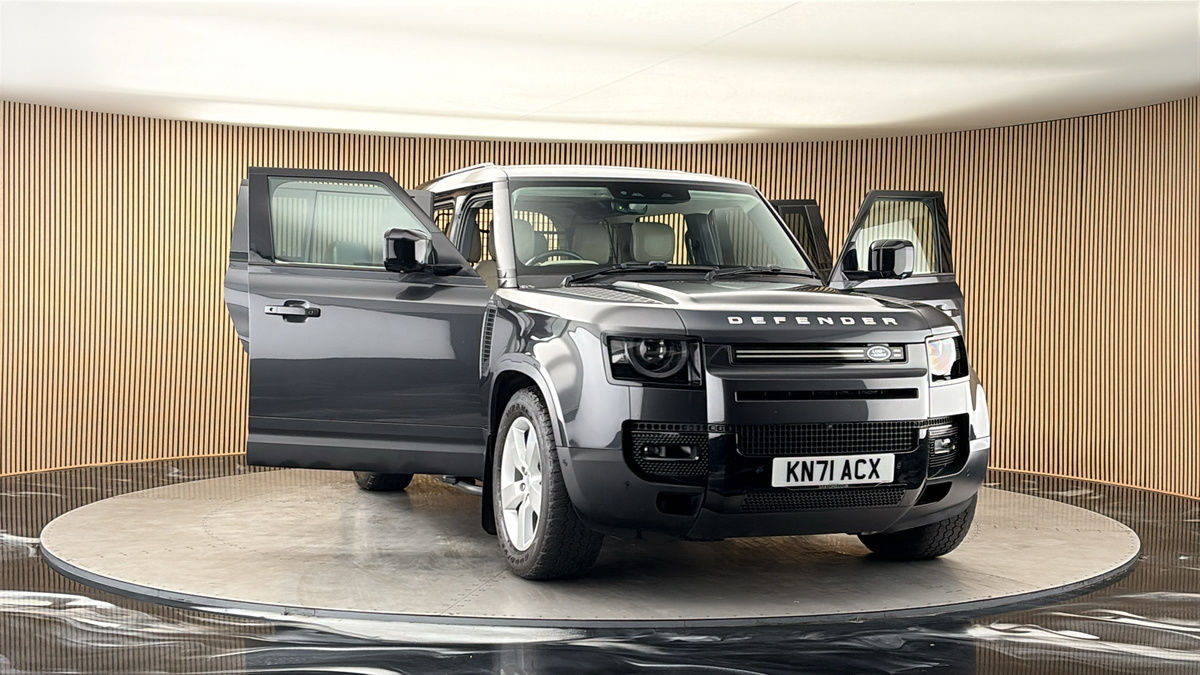 More views of Land Rover Defender 110