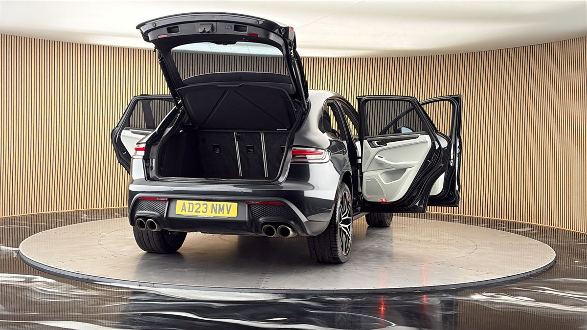 More views of Porsche Macan