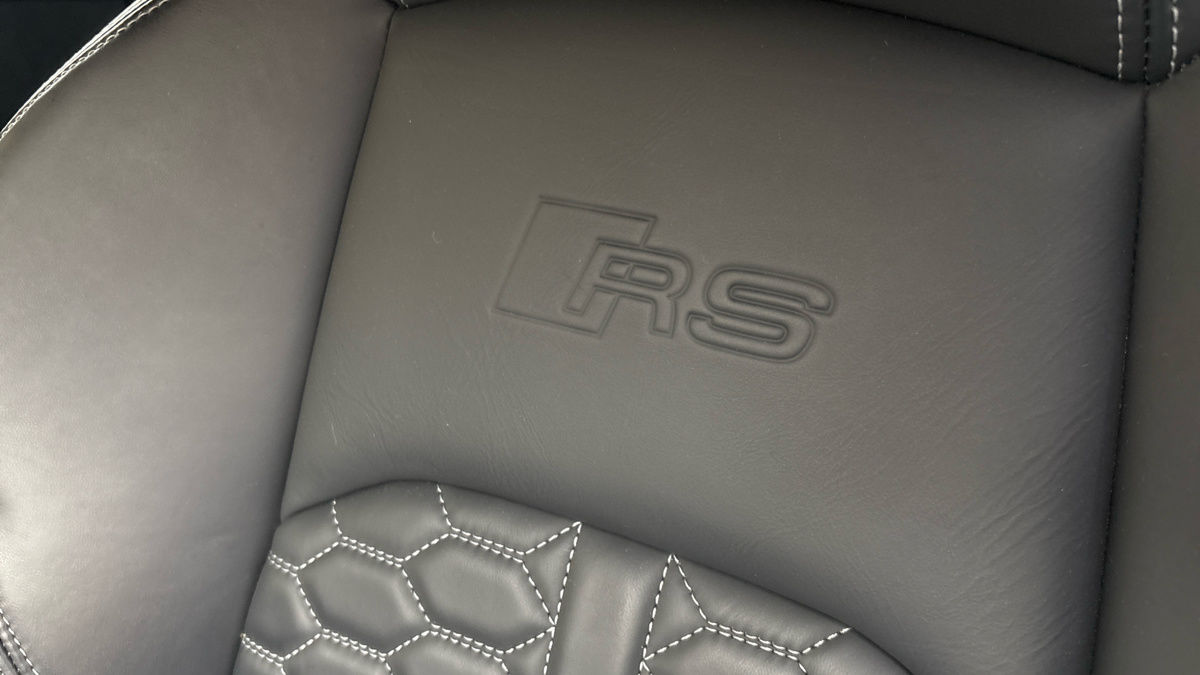 Audi RS4 Avant Image 28