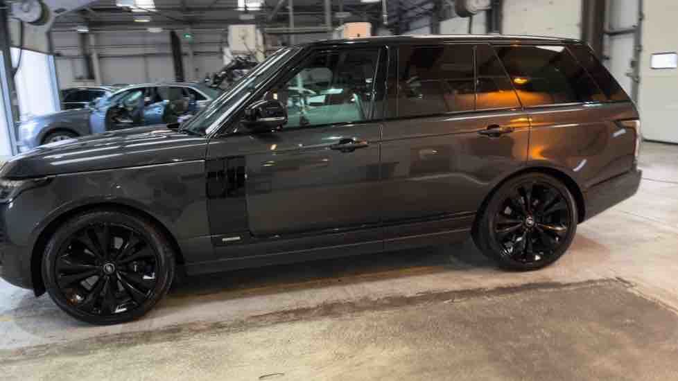 More views of Land Rover Range Rover