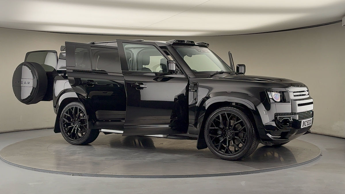 More views of Land Rover Defender 110