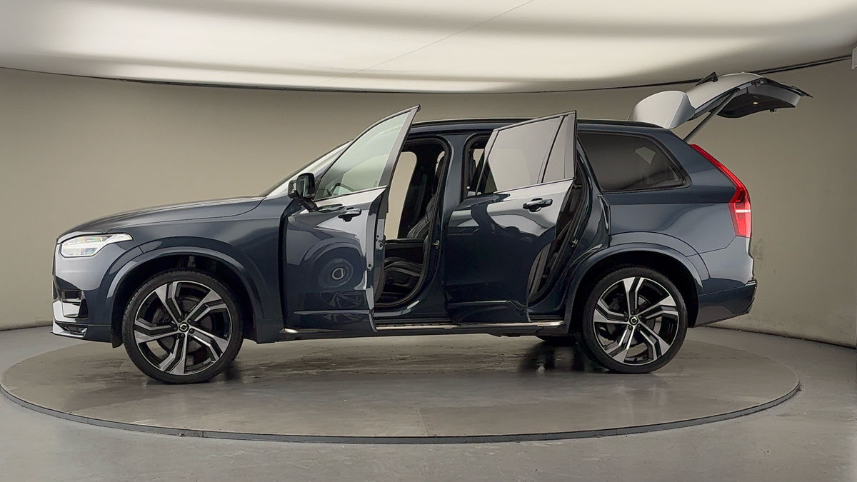 More views of Volvo XC90