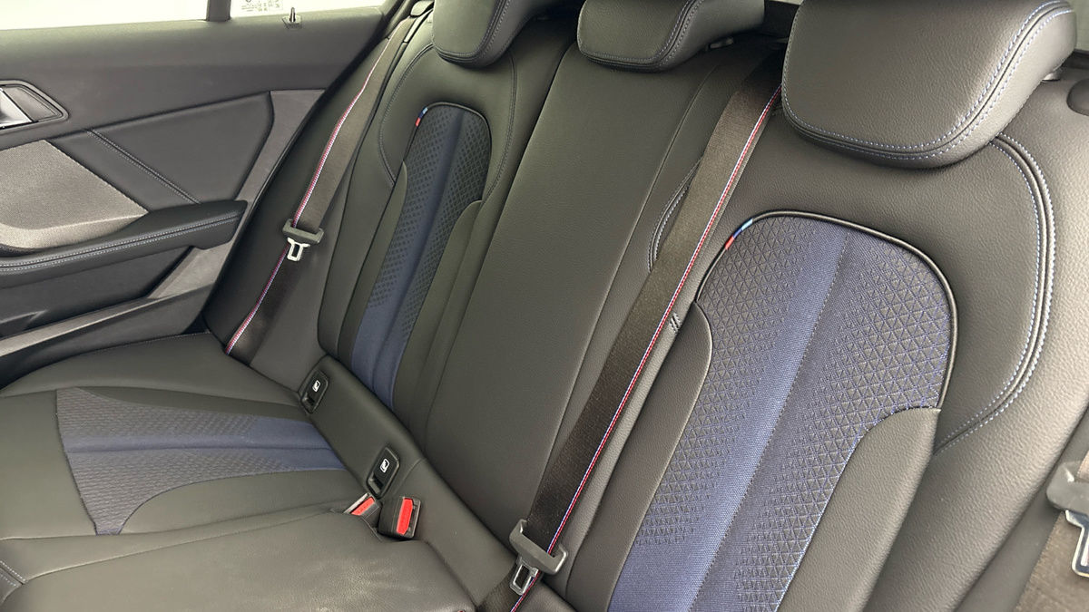BMW 1 Series Image 8