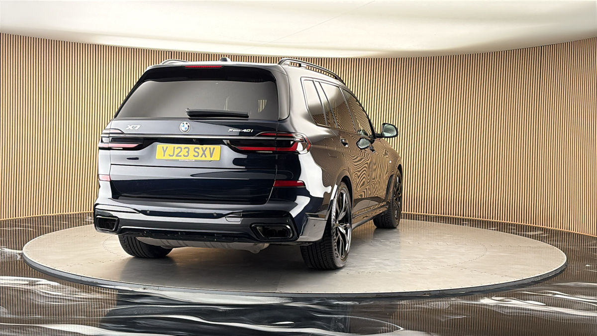 More views of BMW X7