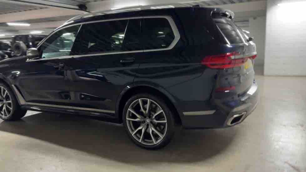 More views of BMW X7
